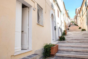 N141 - Numana, delizioso bilocale lungo la celebre Costarella